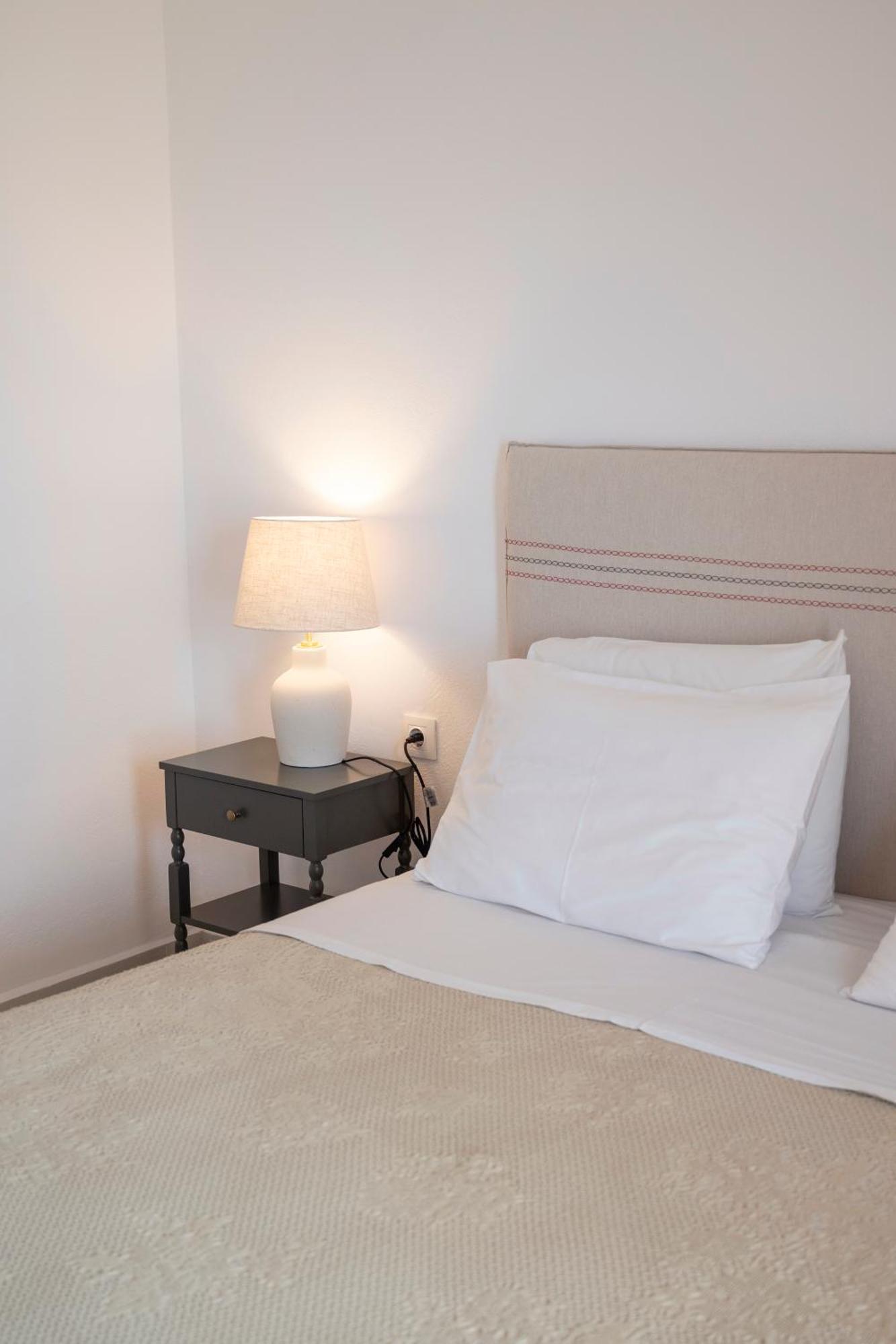Elia Apartments ฟาลาซาร์นา ภายนอก รูปภาพ