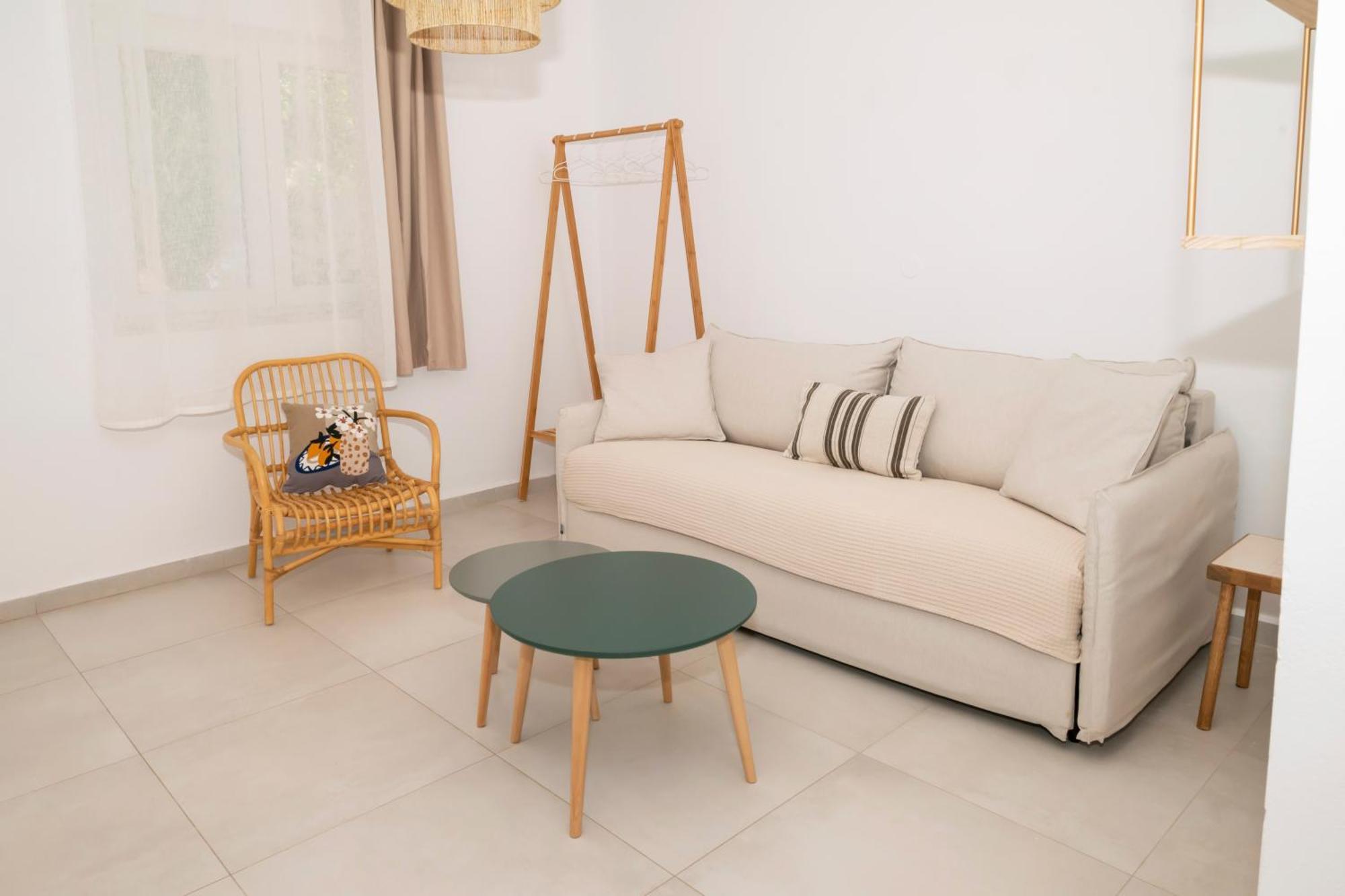 Elia Apartments ฟาลาซาร์นา ภายนอก รูปภาพ